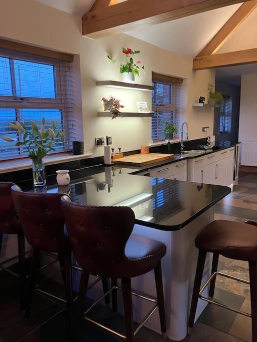 Woodbine Cottage-Part Of Alton Cottages Экстерьер фото