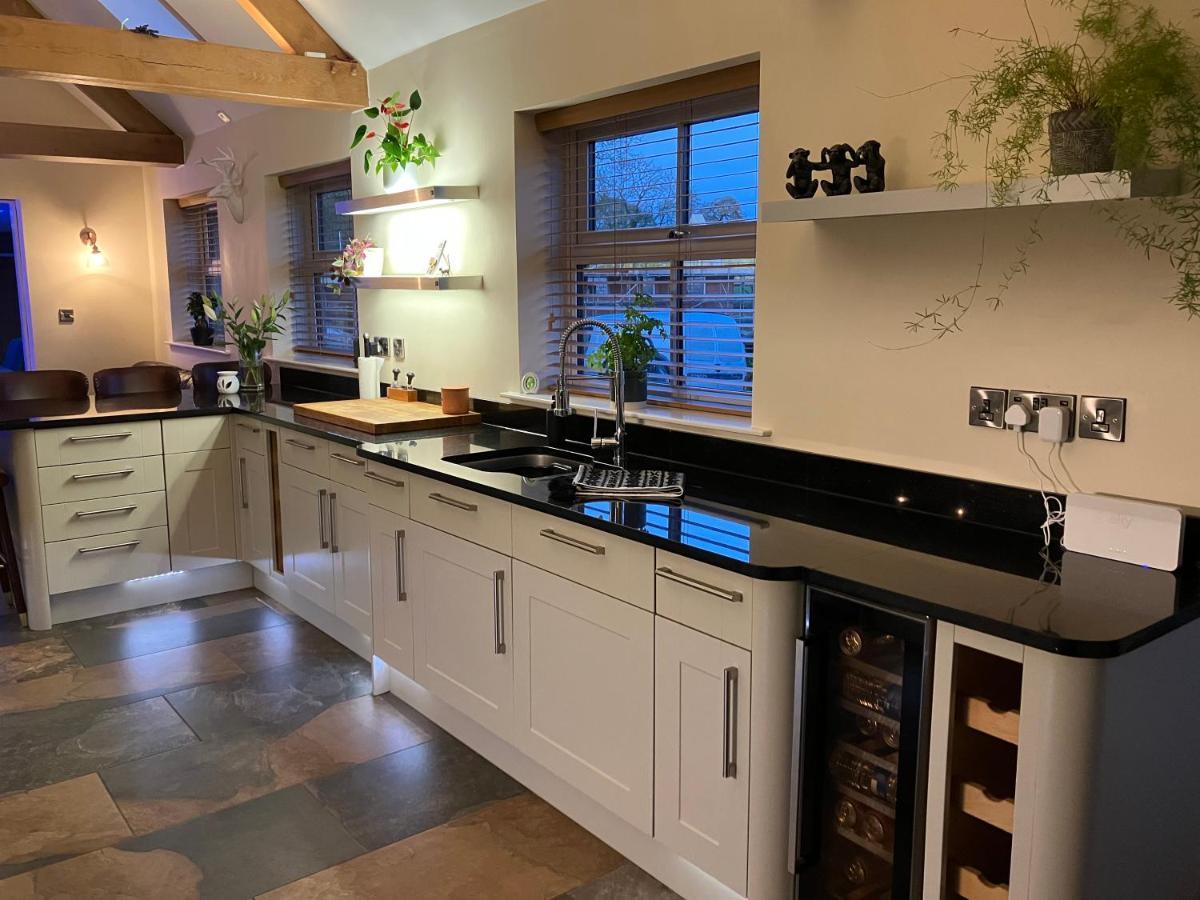Woodbine Cottage-Part Of Alton Cottages Экстерьер фото